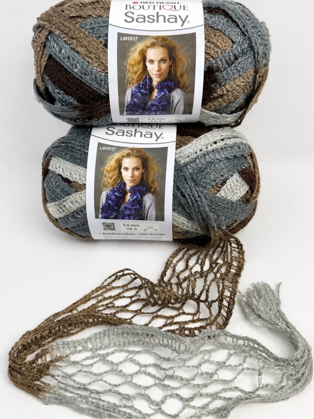 Red Heart Sashay Yarn Lot of 2 Waltz Metallic Ruffle Scarf Neutral - Picture 4 of 7